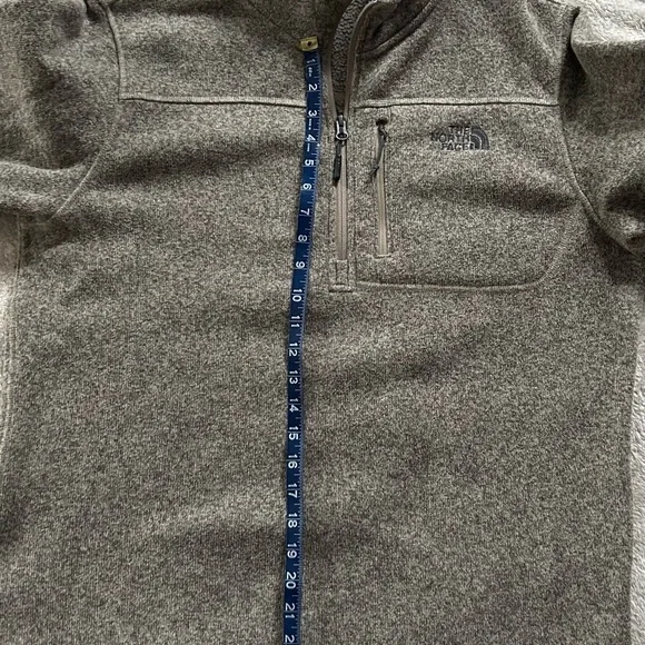 The North Face  1/4 Zip Sweater - Picture 5 of 6